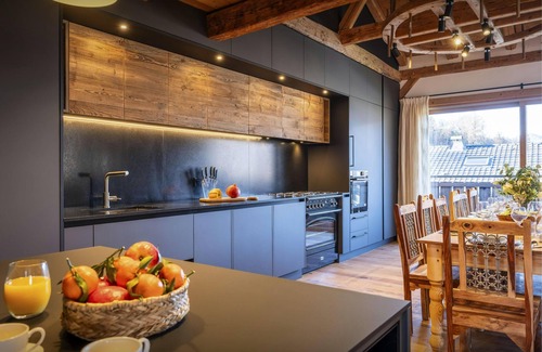 La Riviere-Enverse Chalet De Ski | Chalet Keramis - base alpine pour 15, spa et salle de jeux - OVO Network