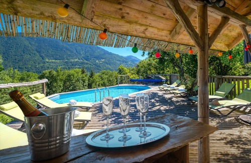 La Riviere-Enverse Chalet De Ski | Chalet Keramis - base alpine pour 15, spa et salle de jeux - OVO Network