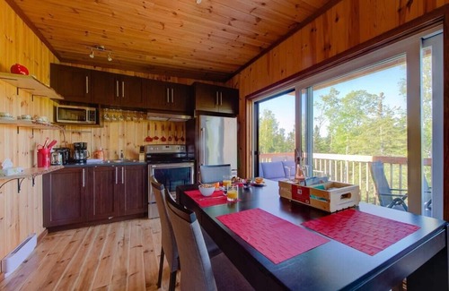 Pohenegamook Chalet De Ski | Chalet l'Enchanteur spa