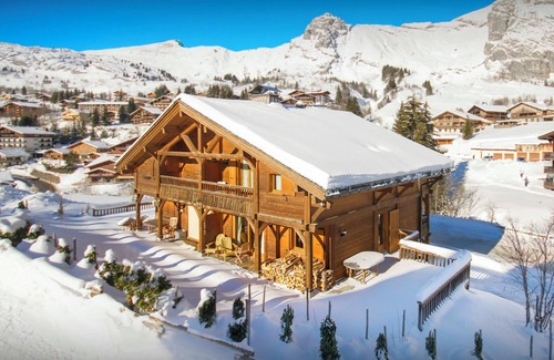 Le Grand-Bornand Chalet De Ski | Chalet L'Ours Blanc - séjour skis aux pieds pour 8, village - OVO Network