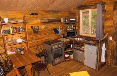 Collonges-sous-Saleve Chalet De Ski | Chalet 'La Thuile' with Mountain View, Wi-Fi and Air Conditioning