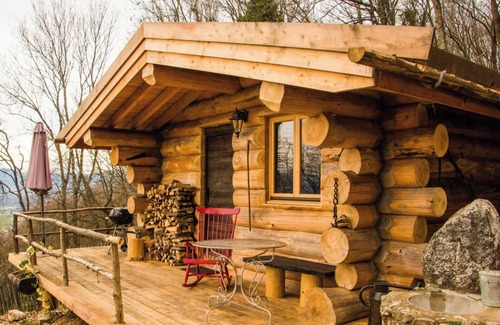 Collonges-sous-Saleve Chalet De Ski | Chalet 'La Thuile' with Mountain View, Wi-Fi and Air Conditioning