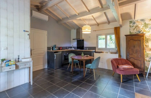 Saint-Cybranet Maison | Chalet La Truffe – Romantic with private spa, terrace, garden, breakfast & air conditioning