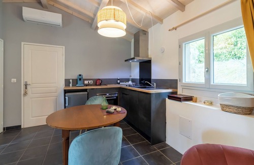 Saint-Cybranet Maison | Chalet La Truffe – Romantic with private spa, terrace, garden, breakfast & air conditioning