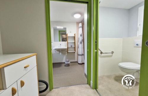 Villiers-Charlemagne Maison | Chalet le Bass