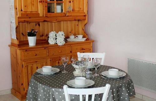 Monlet Chalet De Ski | Chalet Le Clos des Sapins by Interhome