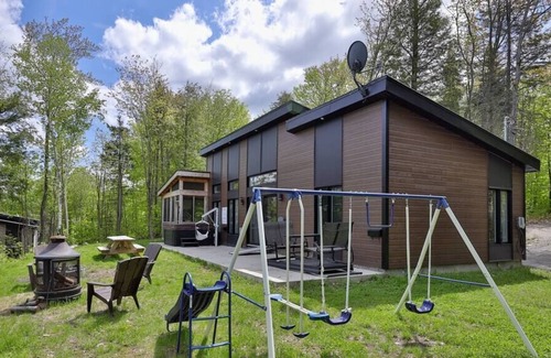 Chertsey Chalet De Ski | Chalet le loup- SPA- Bord du lac lili- Petfriendly
