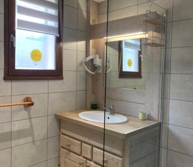 Nans-sous-Sainte-Anne Maison | Chalet le Miroir du Lison Franche Comte