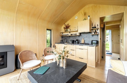 Grosbreuil Chalet De Ski | Chalet 'Le P'tit Nids' with Private Terrace, Shared Garden and Wi-Fi