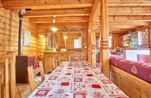 Gresse-en-Vercors Chalet De Ski | Chalet 'Le Serac' with Mountain View, Private Terrace and Wi-Fi