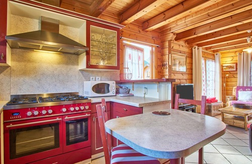 Gresse-en-Vercors Chalet De Ski | Chalet 'Le Serac' with Mountain View, Private Terrace and Wi-Fi