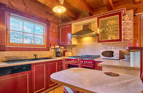 Gresse-en-Vercors Chalet De Ski | Chalet 'Le Serac' with Mountain View, Private Terrace and Wi-Fi