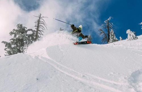 Les Deux Alpes Station Balnéaire | Chalet Les 3 Ours by Leavetown Vacations