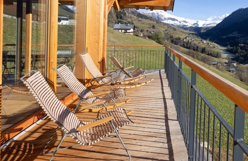 Hauteluce Chalet De Ski | Chalet 'Les Galetas Du Mont Blanc' avec terrasse privée, balcon et Wi-Fi