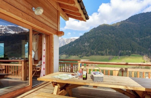 Beaufort Chalet De Ski | Chalet 'Les Tarines 1' with Mountain View, Private Terrace and Wi-Fi