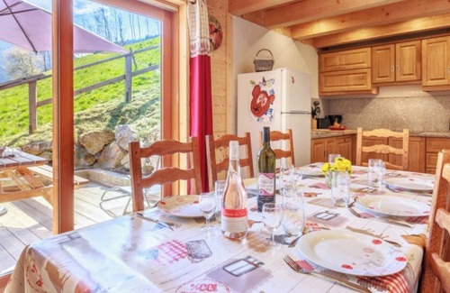 Beaufort Chalet De Ski | Chalet 'Les Tarines 2' with Mountain View, Private Terrace and Wi-Fi