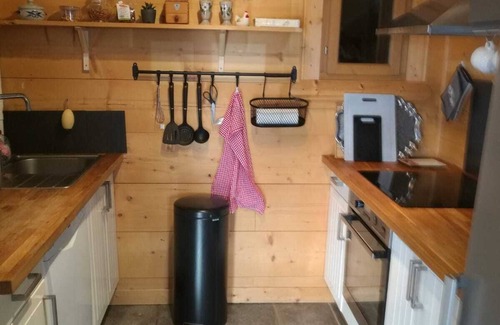 Villarembert Chalet De Ski | Chalet Les Terrasses, directly behind the learning slope for children and kindergarten.