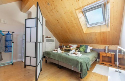 Etiolles Maison | Chalet Like Upstairs Private Suite