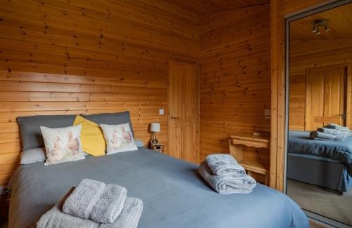 Kinross Chalet De Ski | Chalet Loch Leven Lodge 10 by Interhome