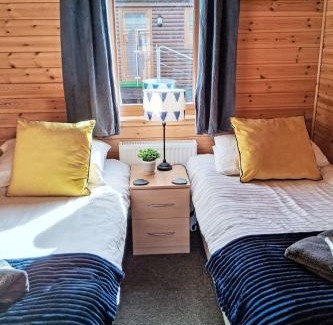 Kinross Chalet De Ski | Chalet Loch Leven Lodge 12 by Interhome