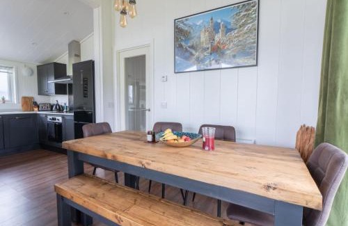 Kinross Chalet De Ski | Chalet Loch Leven Lodge 25 East by Interhome