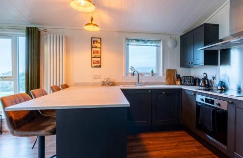 Kinross Chalet De Ski | Chalet Loch Leven Lodge 25 East by Interhome