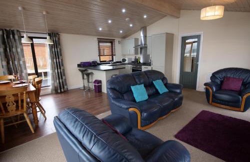 Kinross Chalet De Ski | Chalet Loch Leven Lodge by Interhome