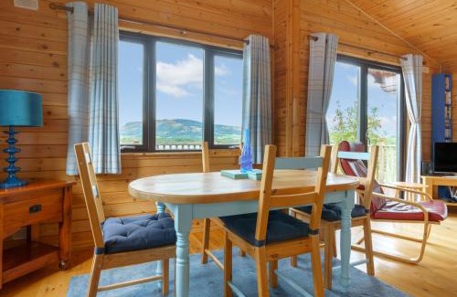 Kinross Chalet De Ski | Chalet Lodge 9 by Interhome