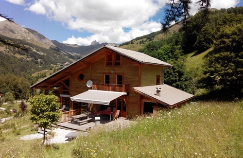 Allos Chalet De Ski | CHALET Lumière