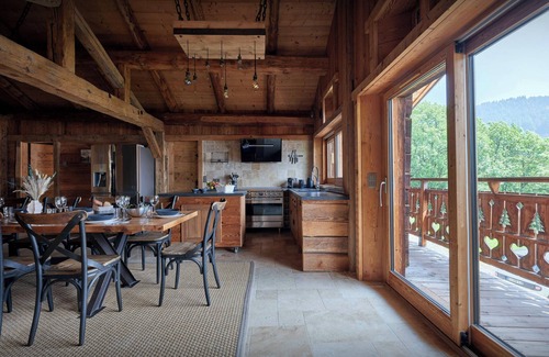 La Giettaz Chalet De Ski | Chalet Marijulo - Stylish property with hot tub and terrace - OVO Network