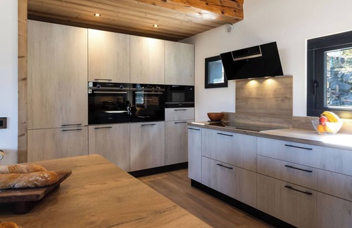 Bellentre Chalet De Ski | Chalet Mathilde - Piste à 20m, jacuzzi, sauna, vue sur le Mont Blanc!