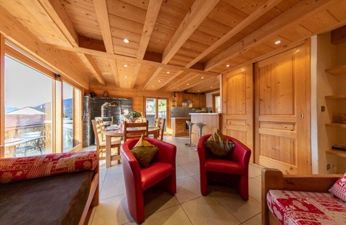 Morzine Chalet De Ski | Chalet Mitoyen Piscine intérieur uniquement saison hiver ( décembre à avril)