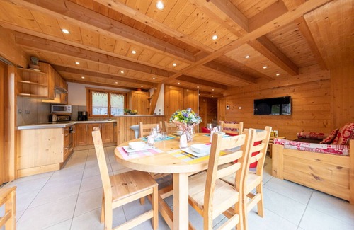 Morzine Chalet De Ski | Chalet Mitoyen Piscine intérieur uniquement saison hiver ( décembre à avril)