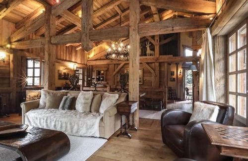 Megeve Chalet De Ski | Chalet montagnard à Rochebrune avec jacuzzi, sauna, 6 chambres, proche des pistes, accueil 12 pers - FR-1-569-37
