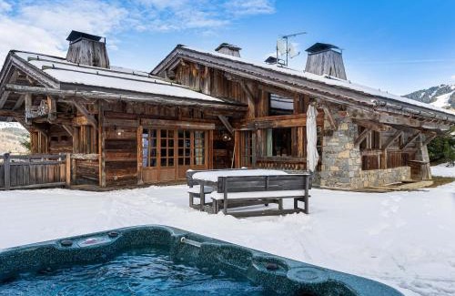 Megeve Chalet De Ski | Chalet montagnard à Rochebrune avec jacuzzi, sauna, 6 chambres, proche des pistes, accueil 12 pers - FR-1-569-37