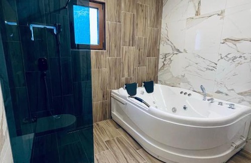 Kolasin Cabine | Chalet Montenegrina with jacuzzi