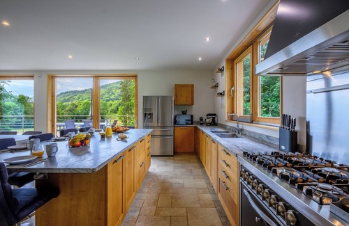 Bitschwiller-les-Thann Maison | CHALET Neuf 10 personnes avec spa et piscine chauffée en pleine nature.