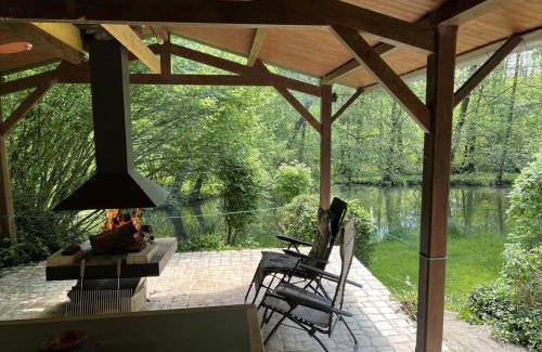 Dehault Chalet De Ski | Chalet nature avec étang, terrasse et pêche No Kill - 2 chambres - FR-1-410-383