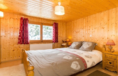 Val d'Illiez Chalet De Ski | Chalet à côté d'un spa relié au télésiège de Champéry par train de montagne