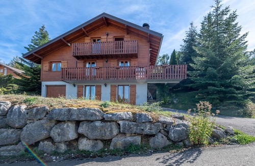Evian-les-Bains Chalet De Ski | Chalet Panoramique Avec Sauna Avec vue sur le LAC Leman et Montagnes