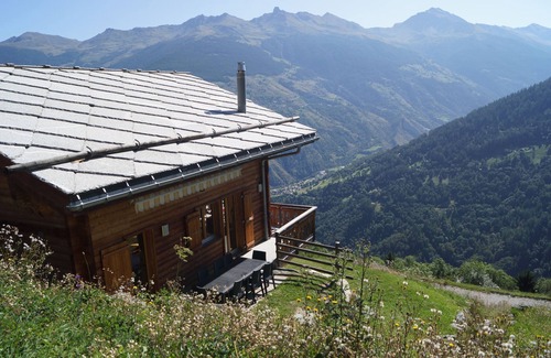 Heremence Chalet De Ski | Chalet vue panoramique au soleil, terrasse, sauna, domaine 4 Vallées et sentiers