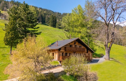 Val d'Illiez Chalet De Ski | Chalet Plalessu - Latitude Champéry
