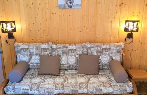 La Joue du Loup Chalet De Ski | Chalet rénové 7 pers avec terrasse, local ski et parking gratuit - FR-1-504-70