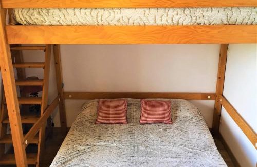 La Joue du Loup Chalet De Ski | Chalet rénové 7 pers avec terrasse, local ski et parking gratuit - FR-1-504-70