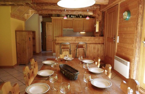 Beaufort Chalet De Ski | Chalet rénové, 8 personnes, 3 chambres - CH02