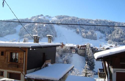 Morzine Chalet De Ski | Chalet rénové de 170m² au centre de Morzine, 11 pers., proche télécabine, parking, terrasse, cheminée - FR-1-754-5