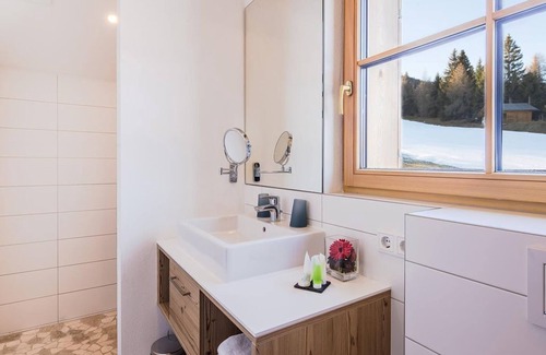 Weisspriach Lit Et Petit-Déjeuner | Chalet temps de repos 4 chambres sauna dans la maison - Chalet village Fanningberg