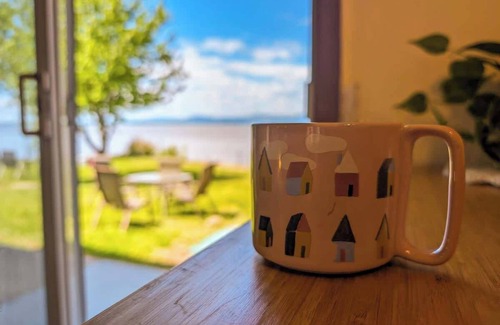 Cap-Saint-Ignace Chalet De Ski | Chalet / Studio #1 Bord de l'eau | Spa | Foyer | Wifi