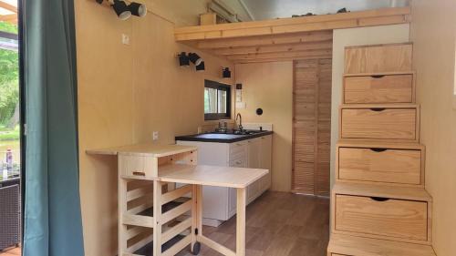 Chaille-sous-les-Ormeaux Location De Bateaux | Chalet sur l'eau dans un cadre idyllique