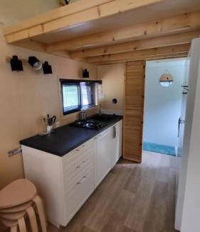 Chaille-sous-les-Ormeaux Location De Bateaux | Chalet sur l'eau dans un cadre idyllique